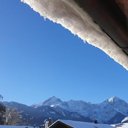 Bunter Hirsch Ferienwohnung Im Garmischer Zentrum מראה חיצוני תמונה