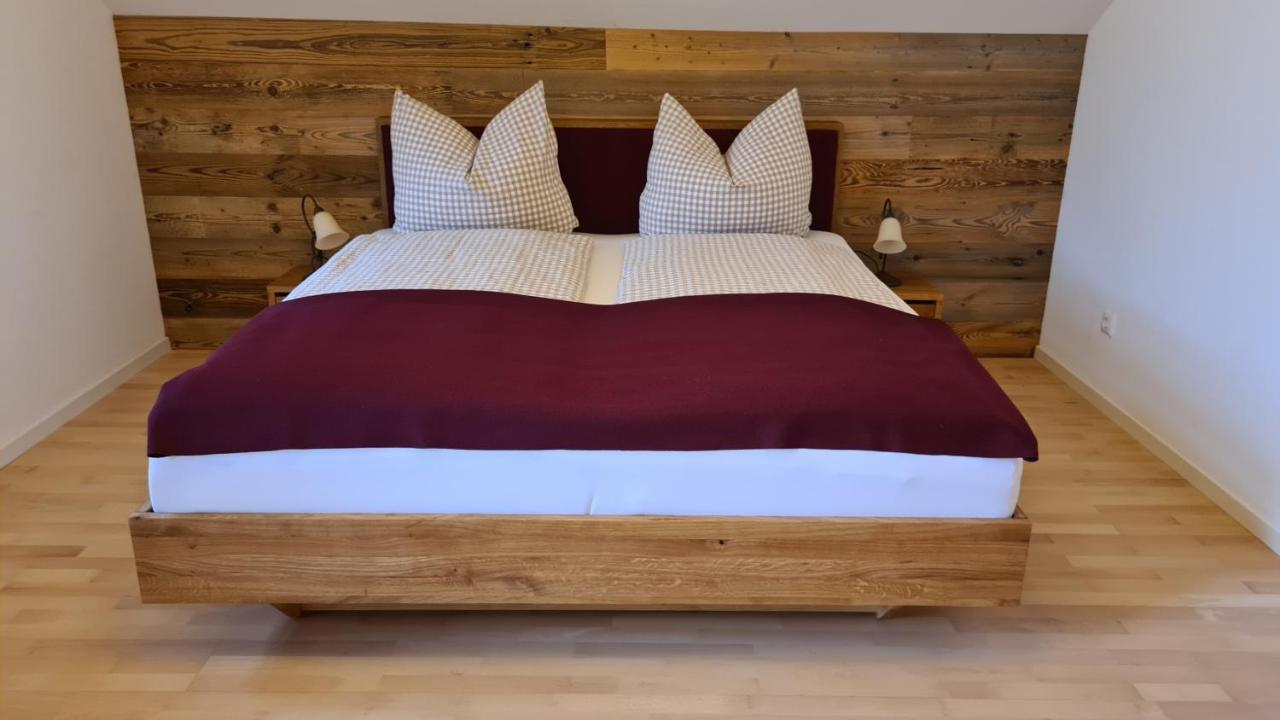 Bunter Hirsch Ferienwohnung Im Garmischer Zentrum מראה חיצוני תמונה