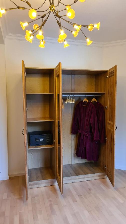 Bunter Hirsch Ferienwohnung Im Garmischer Zentrum מראה חיצוני תמונה