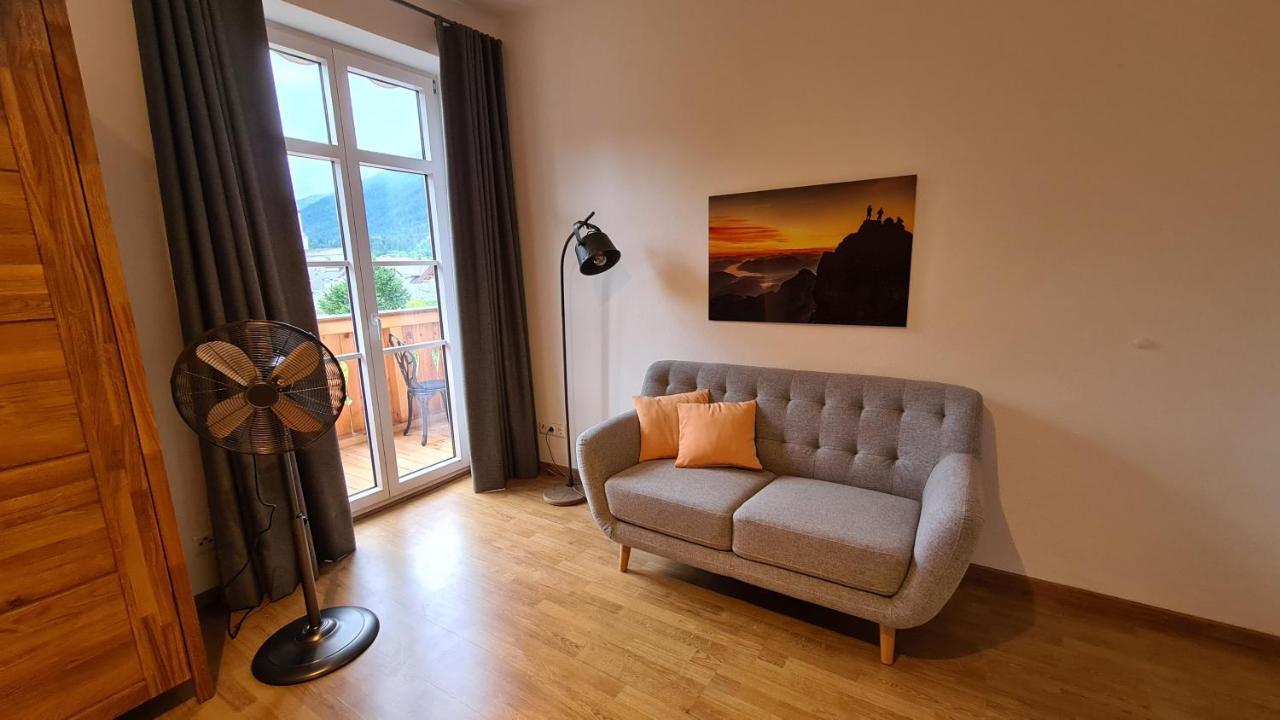 Bunter Hirsch Ferienwohnung Im Garmischer Zentrum מראה חיצוני תמונה