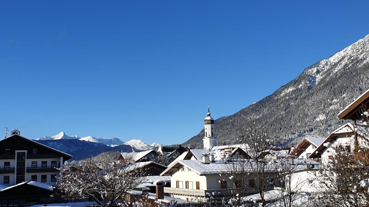 Bunter Hirsch Ferienwohnung Im Garmischer Zentrum מראה חיצוני תמונה
